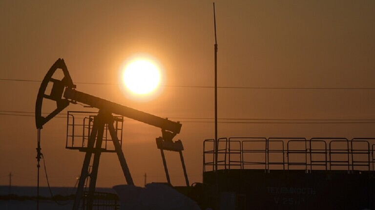 الاتحاد الأوروبي يفرض حد أقصى لسعر النفط الروسي اعتبارا من غد الأحد