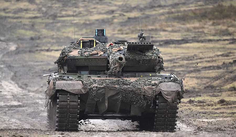 كندا ترسل أول دبابة "ليوبارد 2" إلى أوكرانيا
