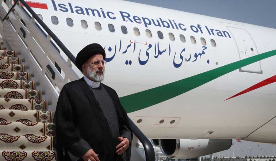 الرئيس الإيراني يصل إلى مدينة خوي المنكوبة بالزلزال