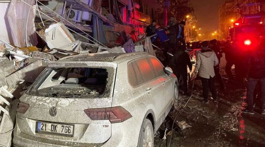 ارتفاع حصيلة زلزال تركيا الى 76 قتيلاً و440 مصاباً وأردوغان يعلن حالة التأهب 
