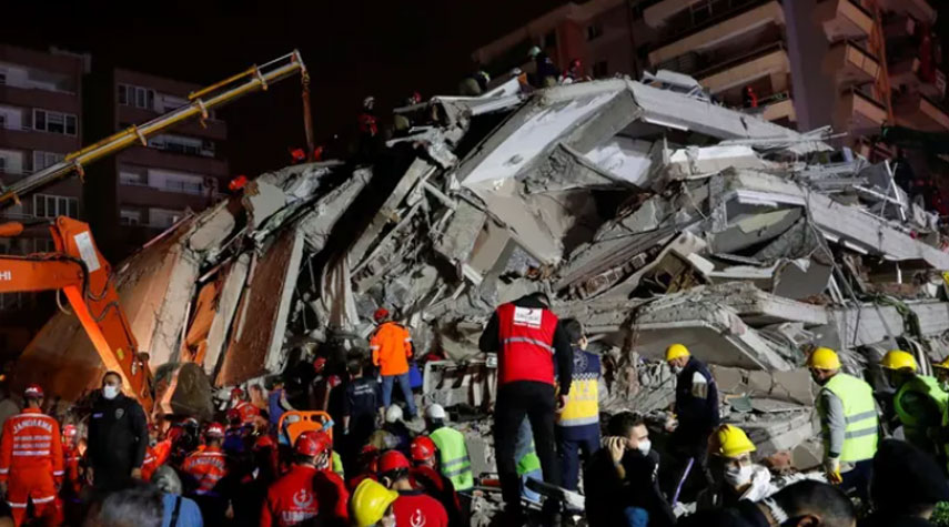 أردوغان يعلن عن ارتفاع عدد ضحايا الزلزال إلى 912 قتيلاً و5383 مصاباً