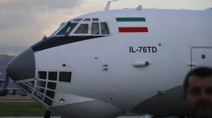 وصول طائرة مساعدات إيرانية الى مطار اللاذقية +صور