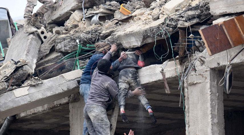 انتشال 8 أشخاص في حلب شمال سوريا