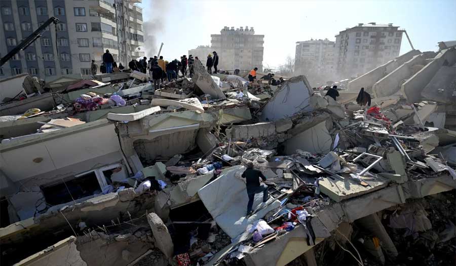 بلومبرغ: الخسائر الاقتصادية للزلازل في تركيا إلى 84 مليار دولار