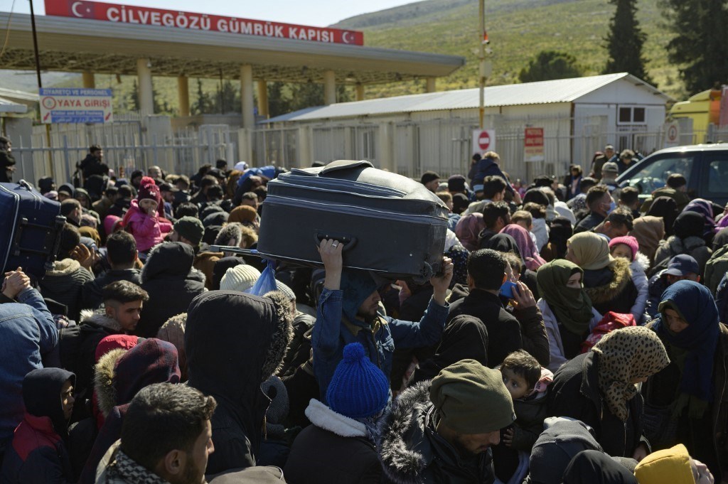 4 آلاف لاجئ سوري يعودون من تركيا عبر معبر باب الهوى