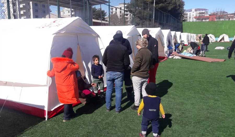 الحرس الثوري يقيم مخيمات لمنكوبي الزلزال في تركيا + صور