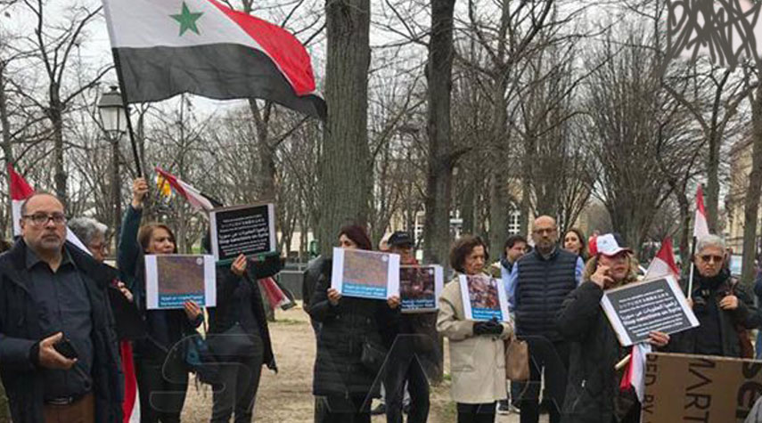 وقفة تضامنية في باريس لكسر الحصار عن سوريا