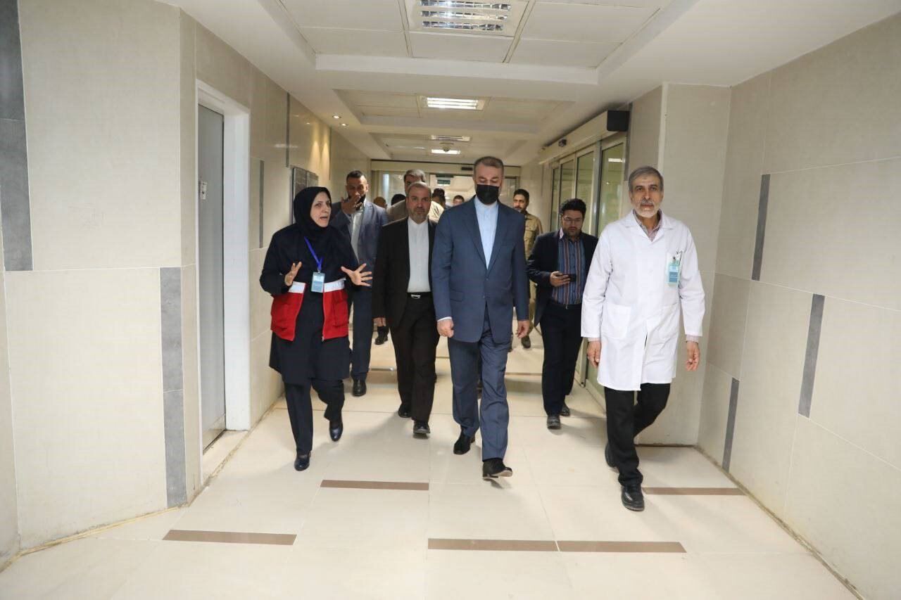 عبداللهيان يزور احد المستشفيات في النجف الاشرف