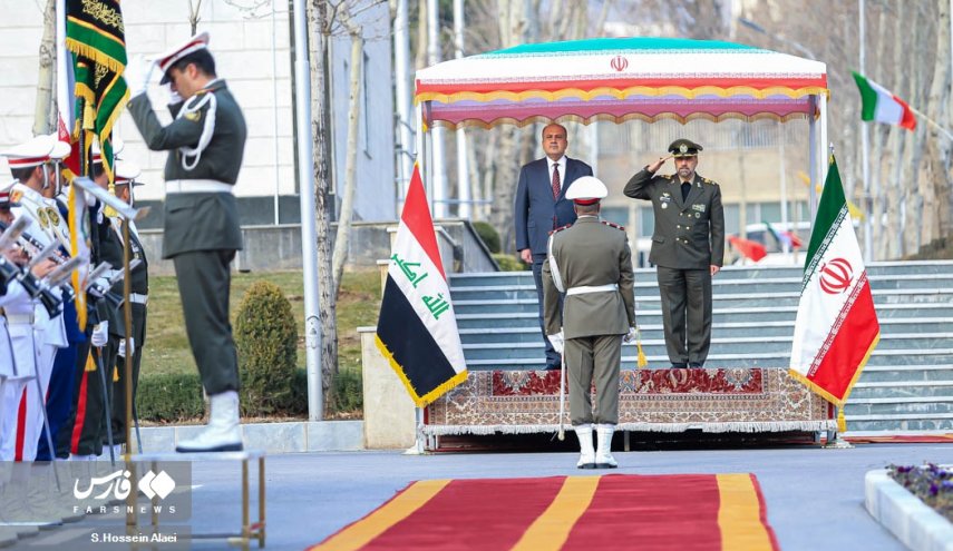 وزير الدفاع الايراني لنظيره العراقي .. طهران تقف بكامل قوتها الى جانب بغداد