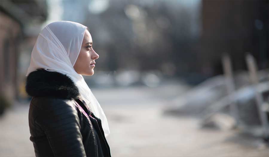 البرلمان الكندي يقر إلغاء حظر ارتداء الحجاب