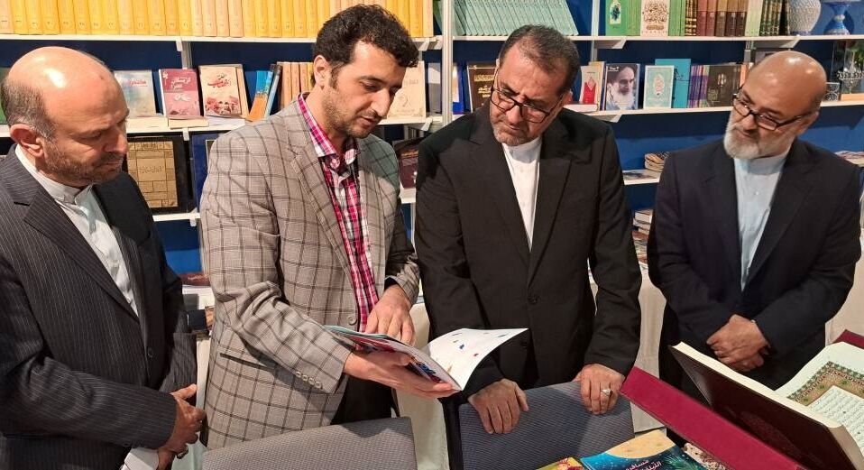 إنشاء مركز لتعليم اللغة الفارسية في سلطنة عمان