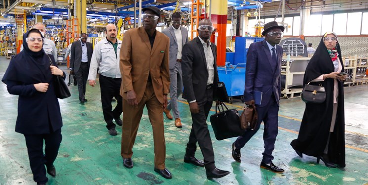 كبير مستشاري الرئيس السنغالي يزور شركة "سايبا" الإيرانية
