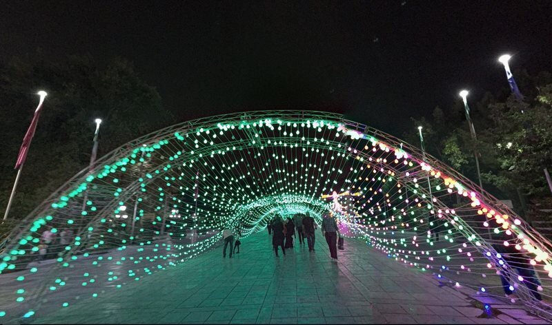 بالصور.. طهران تشهد أكبر حدث ومهرجان للإضاءة