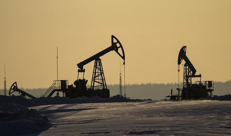 أسعار النفط تستقر بعد تبديد تراجع المخزونات الأمريكية