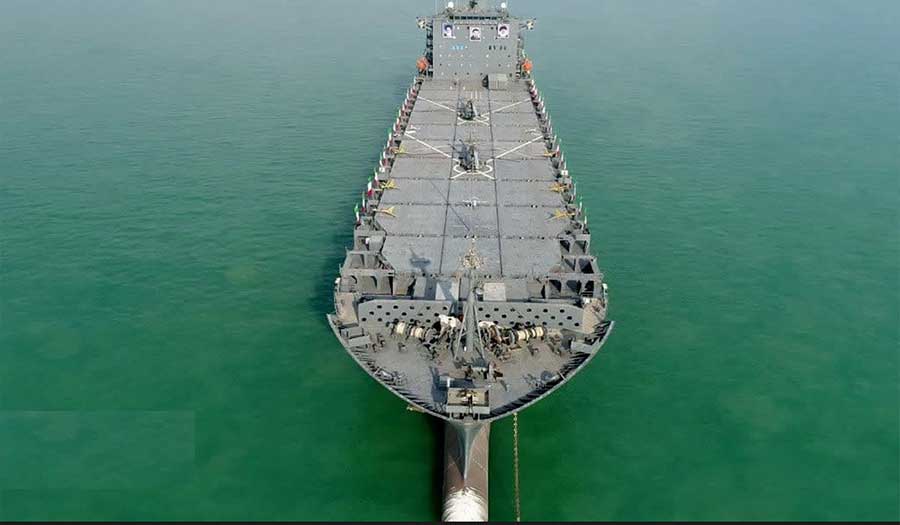 بالصور: إلحاق معدات وسفن حربية لأسطول بحرية الحرس الثوري