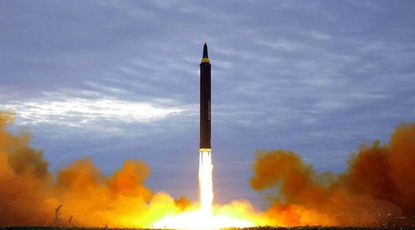 كوريا الشمالية تطلق صاروخين استراتيجيين
