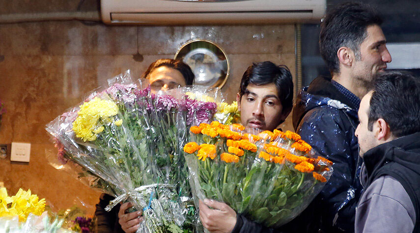 بالصور من ايران.. سوق الزهور والنباتات على أعتاب فصل الربيع في طهران