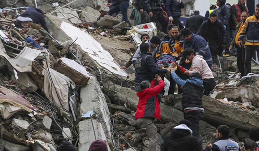 تركيا تعلن حصيلة ضحايا الزلزال المدمر بينهم آلاف الأجانب
