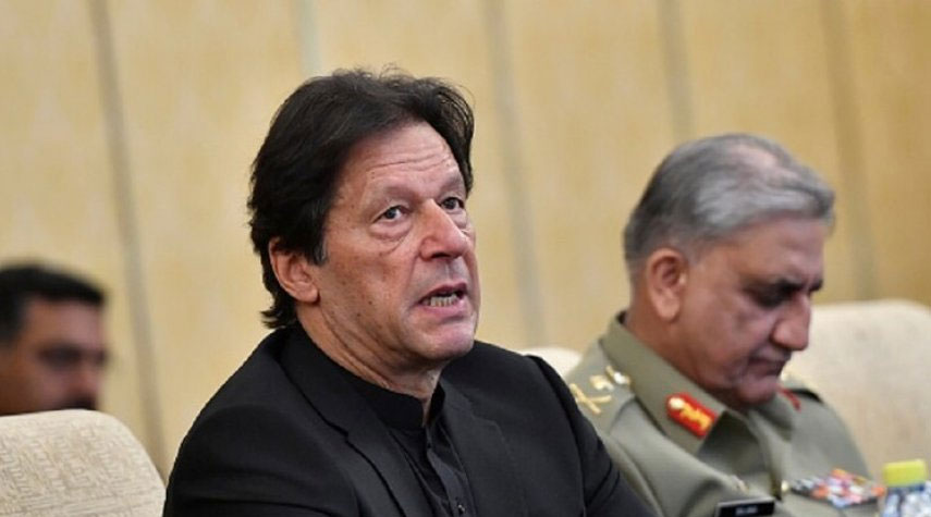 محكمة باكستانية تصدر مذكرة توقيف بحق رئيس الوزراء السابق عمران خان