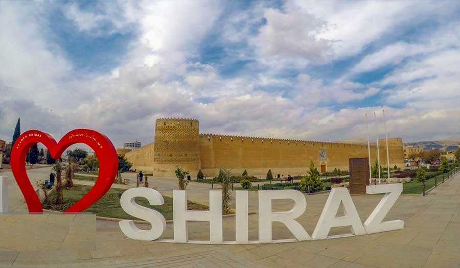 بالصور: مدينة شيراز.. قطب السياحة الإيرانية