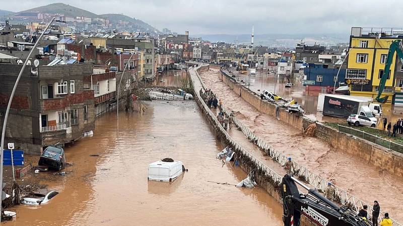 فيضانات مدمرة تجتاح جنوب تركيا وتوقع قتلى