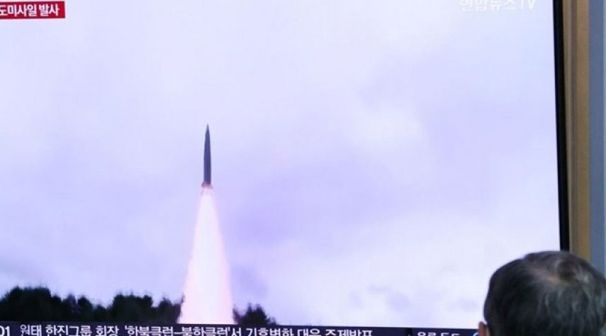 كوريا الشمالية تختبر صاروخاً باليستياً جديداً