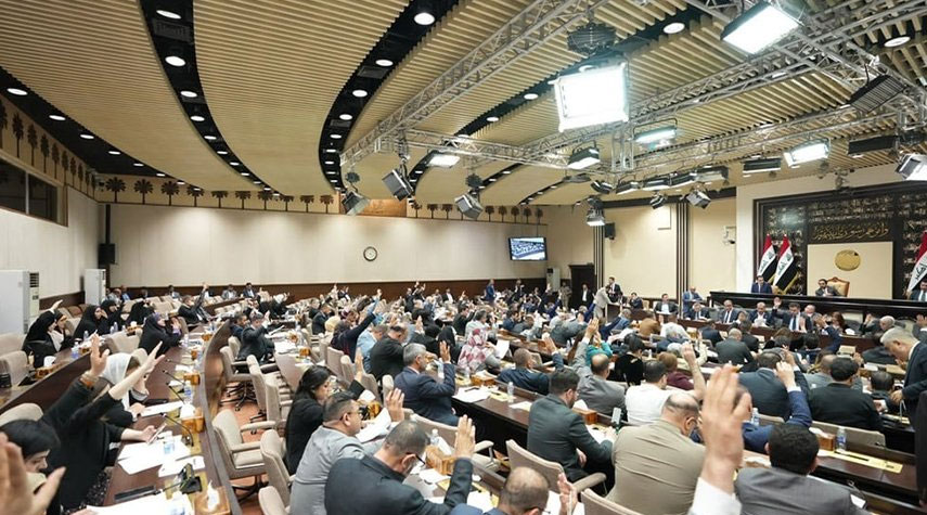 البرلمان العراقي يحدد موعد إنتخابات مجالس المحافظات ويصوت على مادتين لقانون الإنتخابات