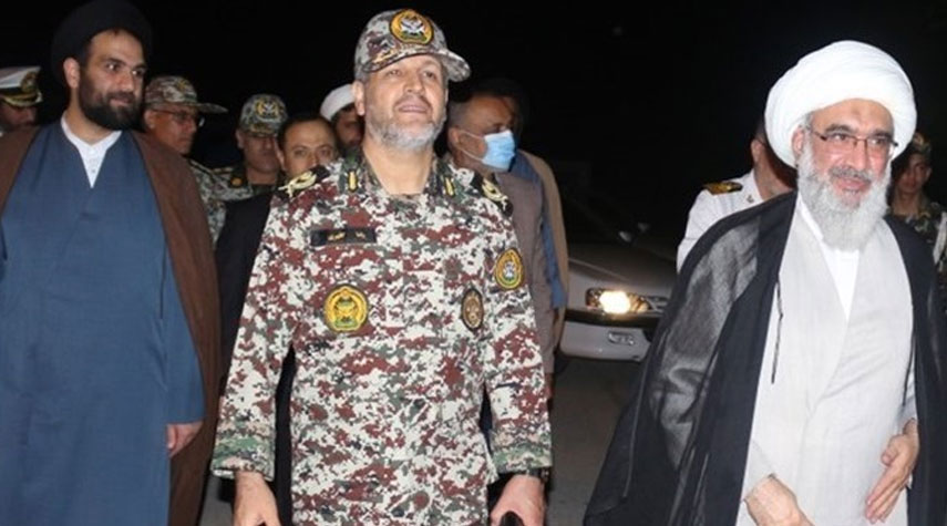 قائد الدفاع الجوي لمنطقة جنوب إيران يتفقد الوحدات التابعة