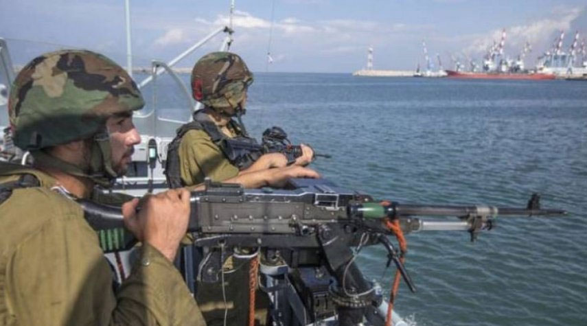 بحرية الاحتلال تحاصر قوارب الصيادين شمال قطاع غزة