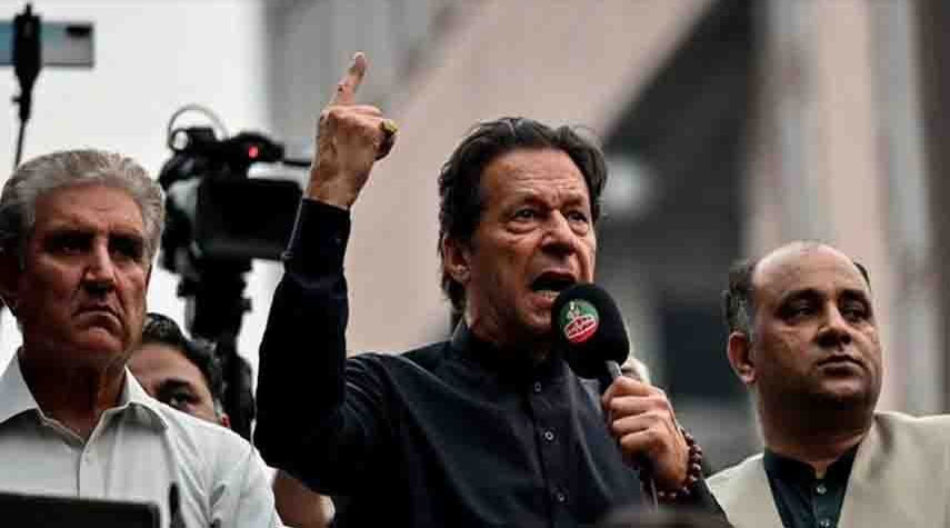 محكمة باكستانية تصدر مذكرة ضبط بحق عمران خان
