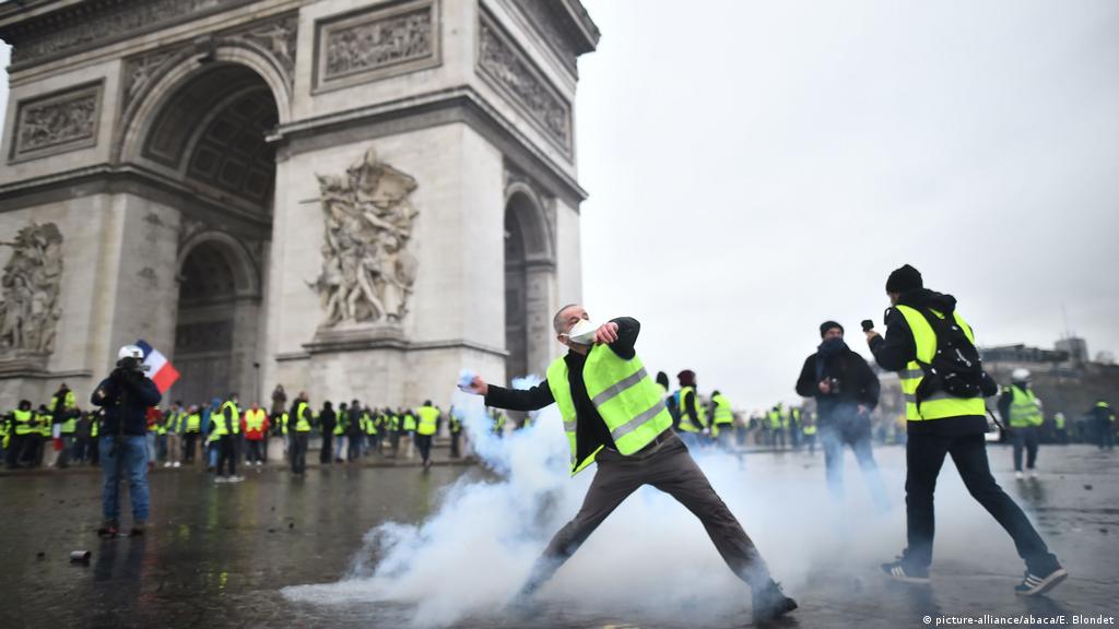فرنسا: أكثر من ألف شرطي أصيبوا خلال الاحتجاجات