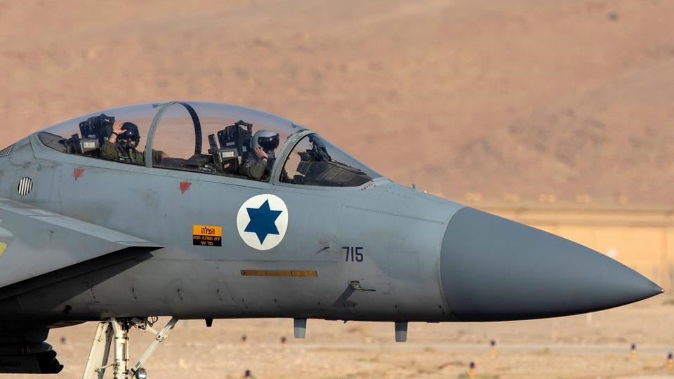 قائد سلاح الجو الاسرائيلي يهدد بطرد طيارين