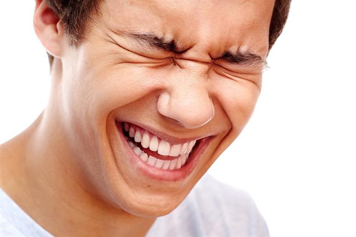 فوائد الضحك على صحة الإنسان.. ما هي؟