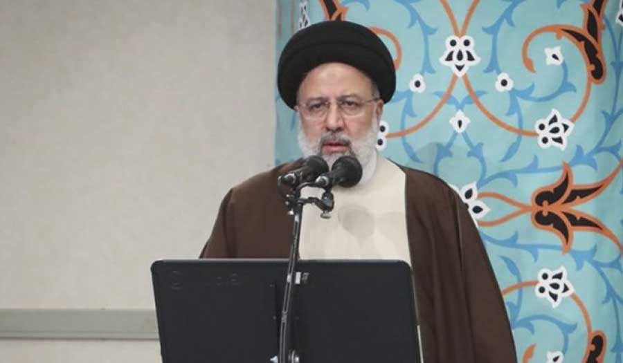 الرئيس رئيسي: الشعب الإيراني أحبط بوعيه مخططات العدو في حربه الهجينة