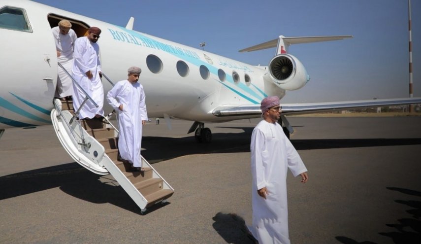 الوفد العماني يصل العاصمة اليمنية صنعاء