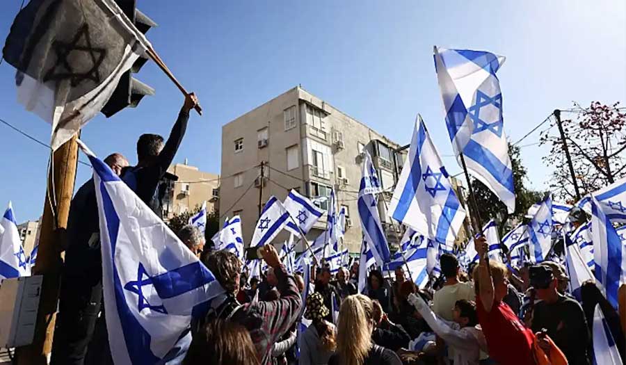 تجدد الاحتجاجات الإسرائيلية للأسبوع الـ15 للتوالي