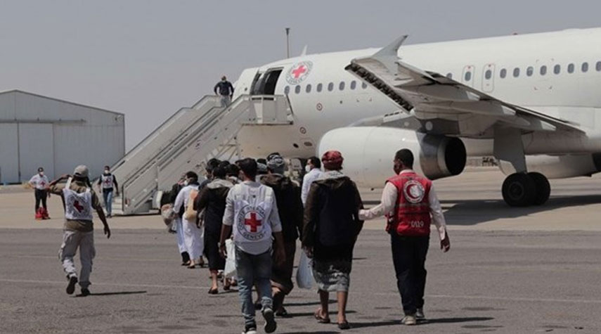 الصليب الأحمر: السعودية تفرج بشكل أحادي عن أسرى يمنيين