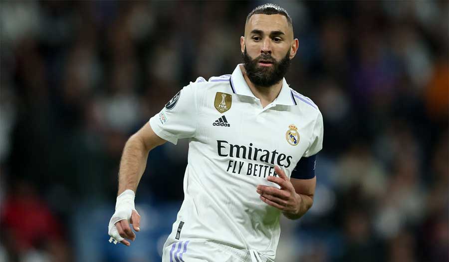 كريم بنزيما يجدد عقده مع ريال مدريد حتى 2024