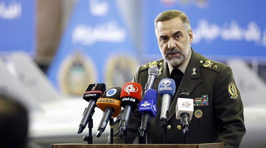وزير الدفاع الإيراني: مسيرة دعم القوات المسلحة بالطائرات المسيّرة مستمرة بقوة