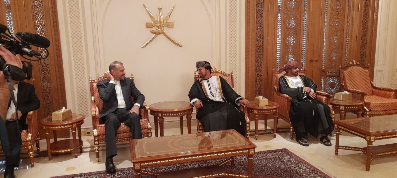 عبداللهيان يلتقي وزير الخارجية العماني في مسقط