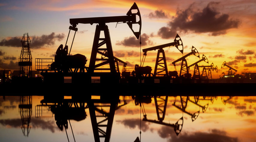 أسعار النفط تتجه لتسجيل ثاني انخفا أسبوعي