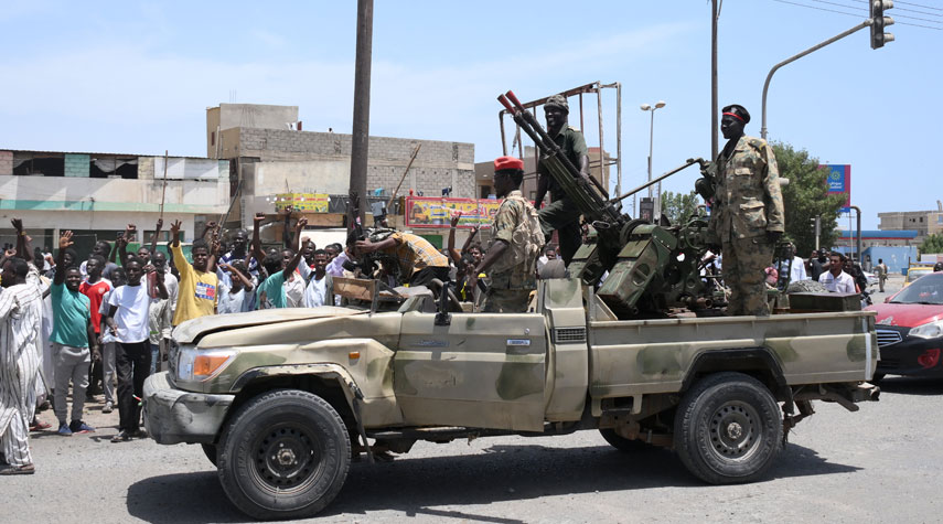 الجيش السوداني يتهم قوات الدعم السريع بقتل الفريق أحمد عبد القيوم وابنته