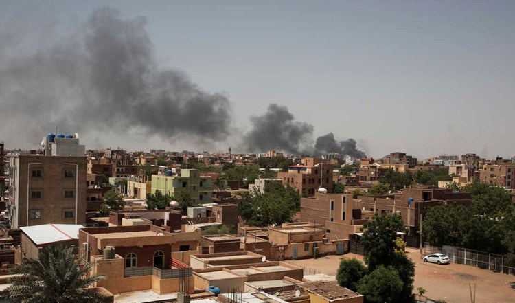 السودان: "الدعم السريع" يعلن إسقاط طائرة.. والجيش يدعو للحل السياسي