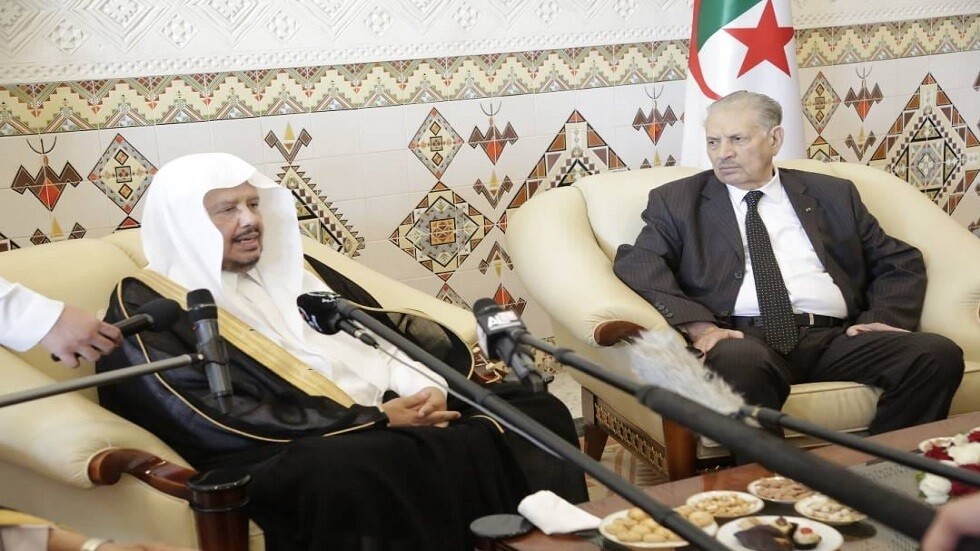 رئيس مجلس الشورى السعودي يصل الى الجزائر