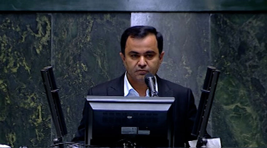 برلماني إيراني: مشروع قانون الحكومة لمكافحة التضخم يزيل الضغط عن المواطنين