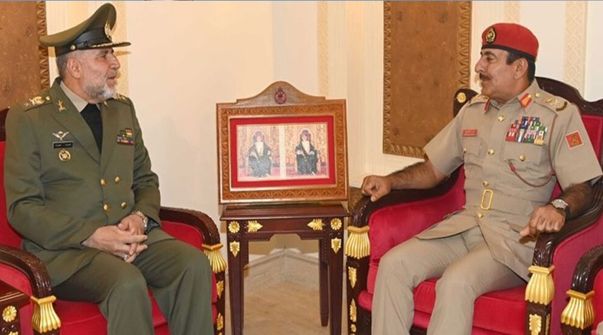 قائد القوة البرية في الجيش الإيراني يلتقي قائد الجيش العُماني
