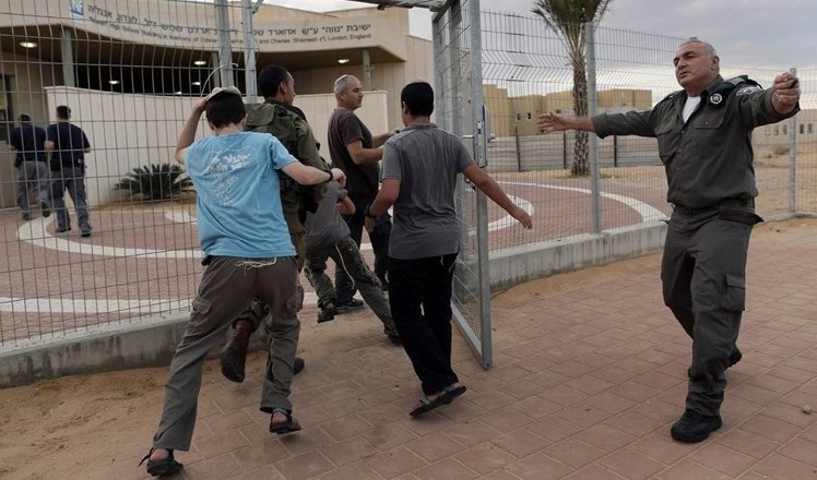 هروب آلاف المستوطنين خشية من انتقام غزة