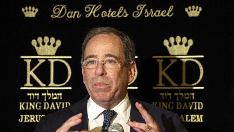 السفير الأمريكي يعلن دعمه لجرائم إسرائيل زاعما انها دفاع عن النفس