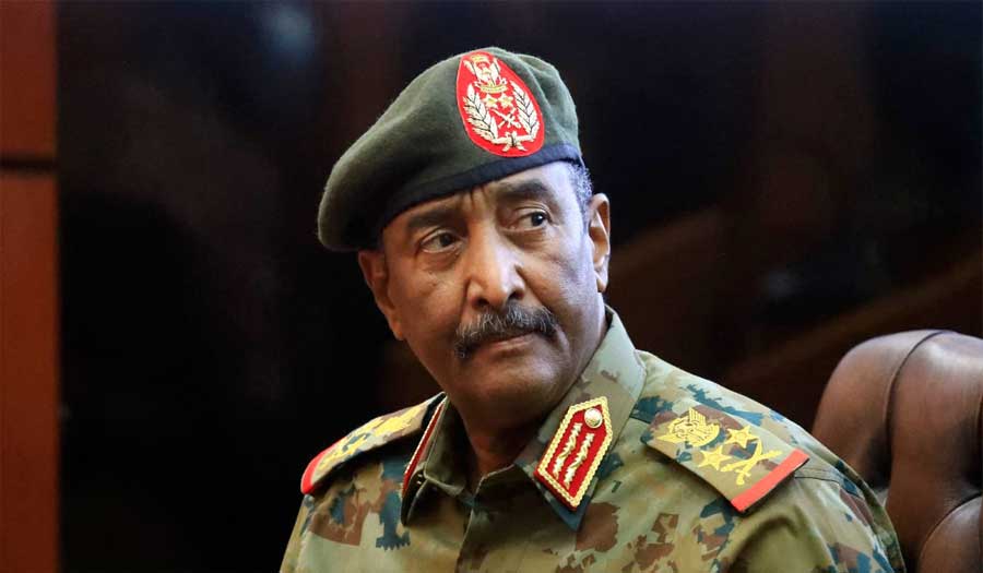 البرهان يقيل مدير الشرطة السودانية.. وحميدتي ينفي شائعات مقتله