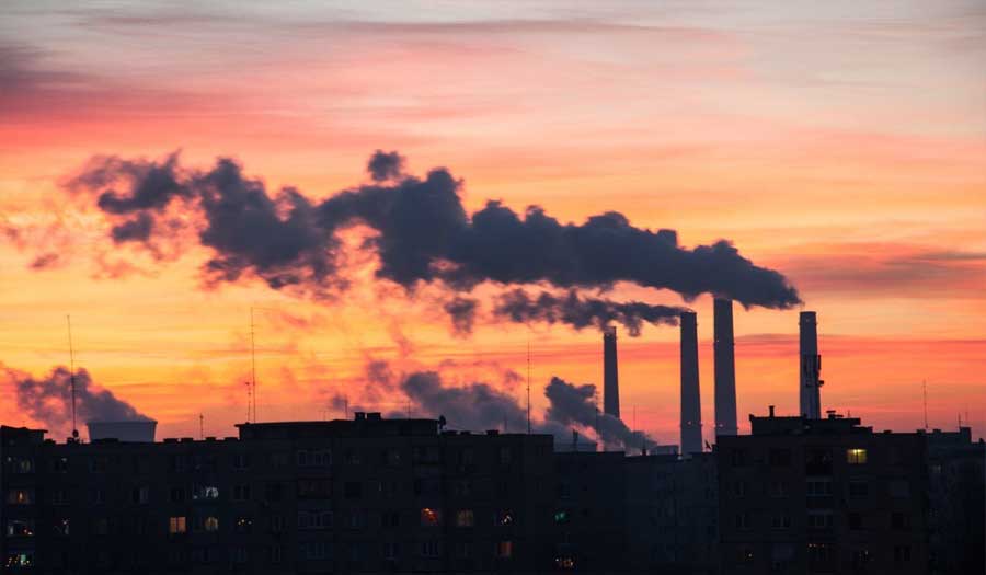 انبعاثات الوقود الأحفوري مسؤولة عن ثلث حرائق غابات أمريكا الشمالية